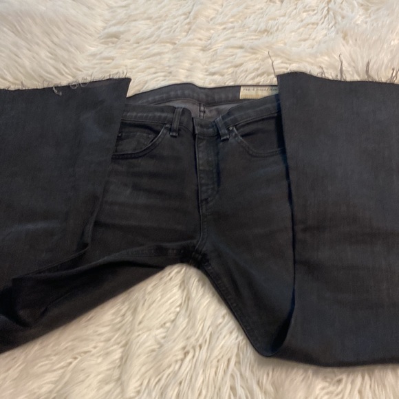Rag & Bone Jean size 26 inseam 26” flare waist 26” rip jean please see all photo - Picture 9 of 12